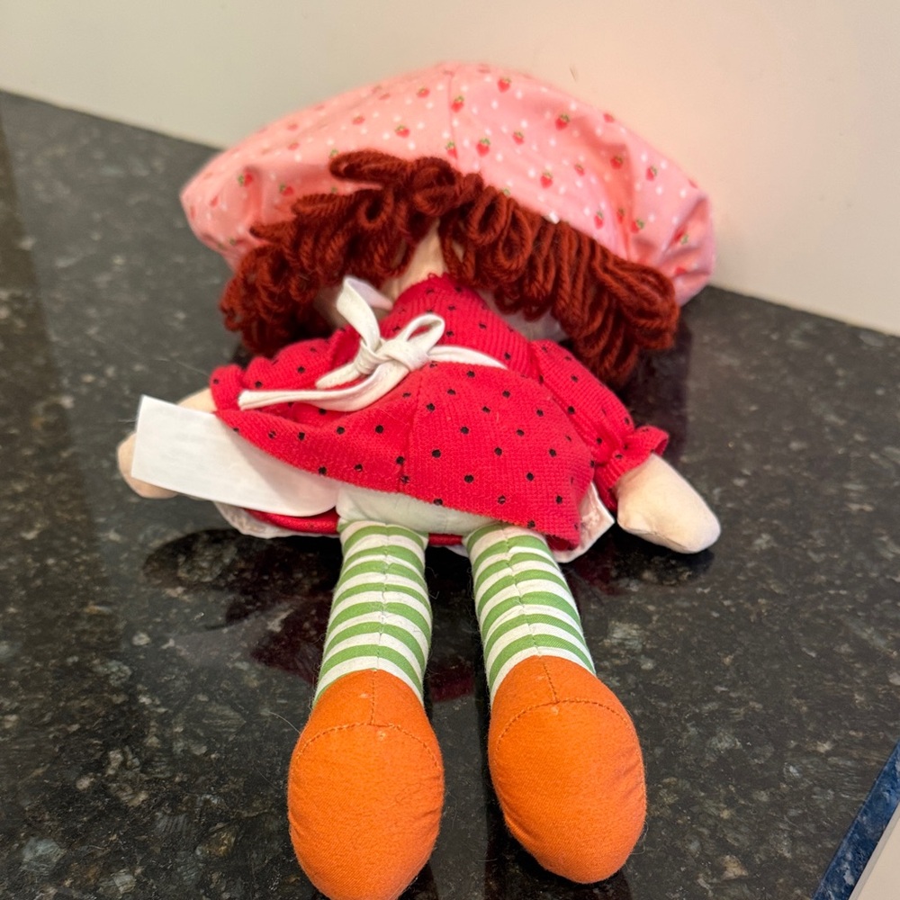 Strawberry Shortcake Soft Doll Plush 2016 16” Stuffed Toy Yarn Hair. Basic Fun - Picture 6 of 8